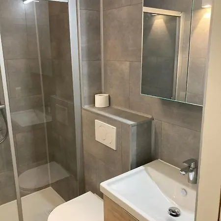 Ascot أوستيند